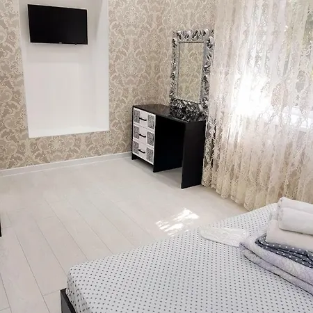 Апартаменти Near The Sea *
